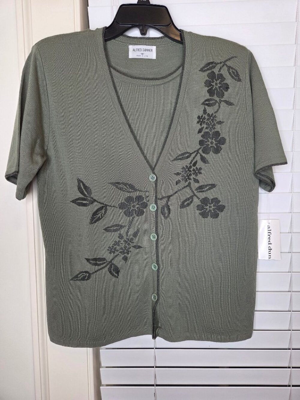 NWT Alfred Dunner Sage Floral Sweater M Short Sleeve Lightweight casual comfort